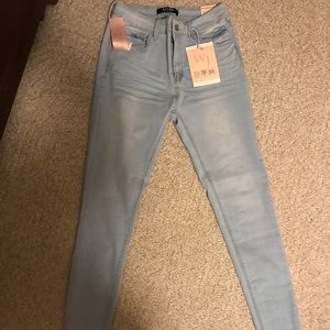 fashion nova light wash jeans